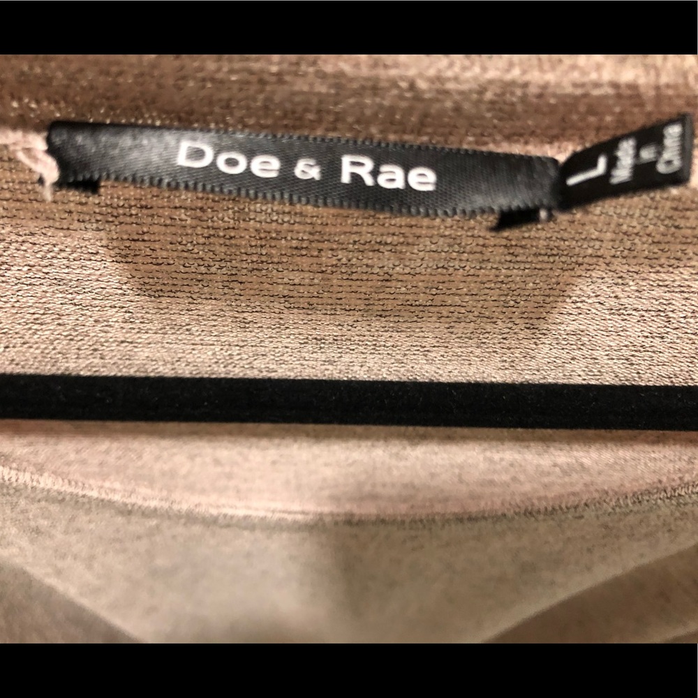 Doe & Rae Bell Sleeve Colorblock Shirt - Picture 5 of 8